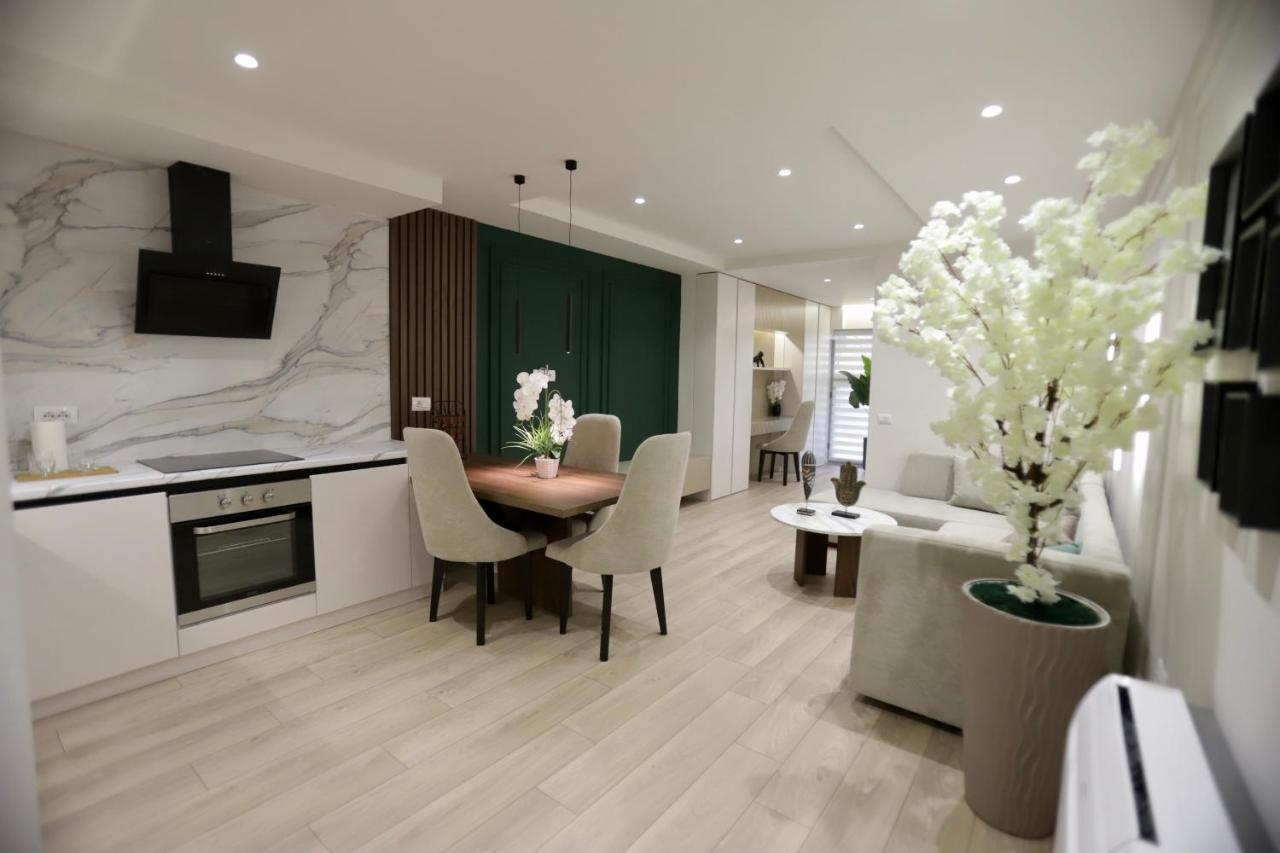 La Grand - New Bazaar Apartment