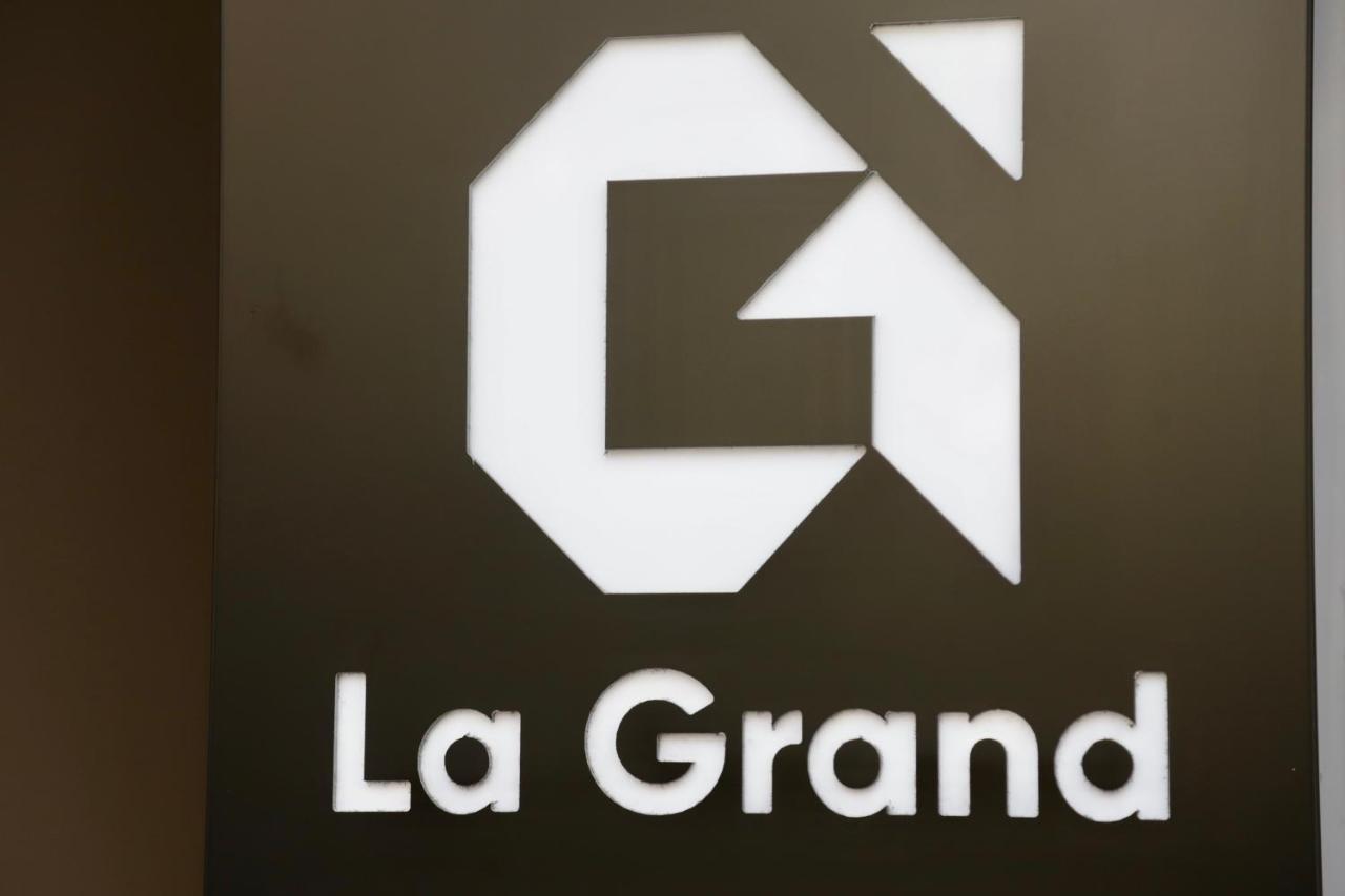 La Grand - New Bazaar Тирана