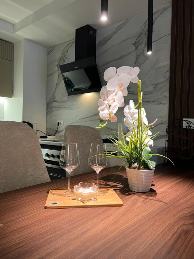 La Grand - New Bazaar Apartment *